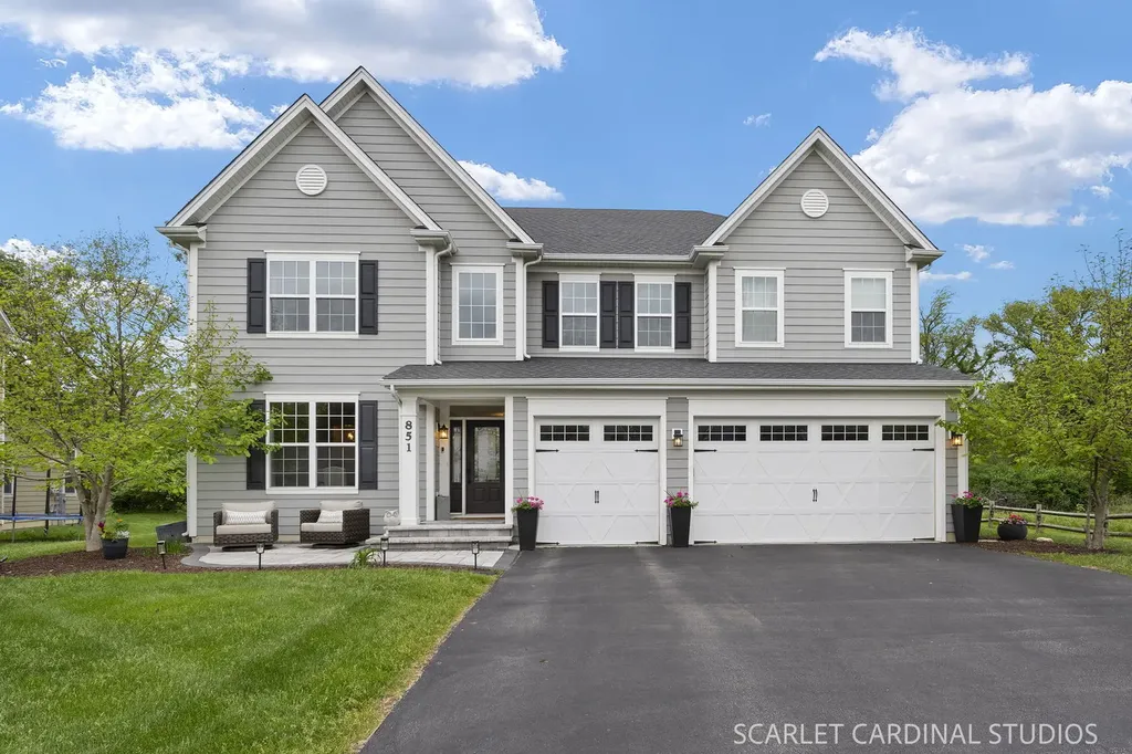 851 Heatherfield Circle Naperville IL 60565