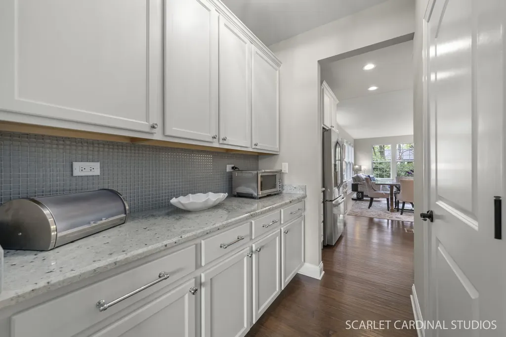 851 Heatherfield Circle Naperville IL 60565
