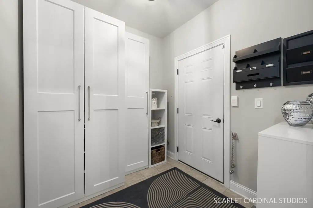851 Heatherfield Circle Naperville IL 60565
