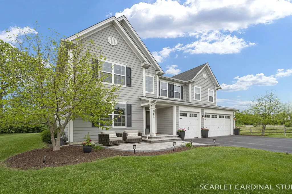 851 Heatherfield Circle Naperville IL 60565