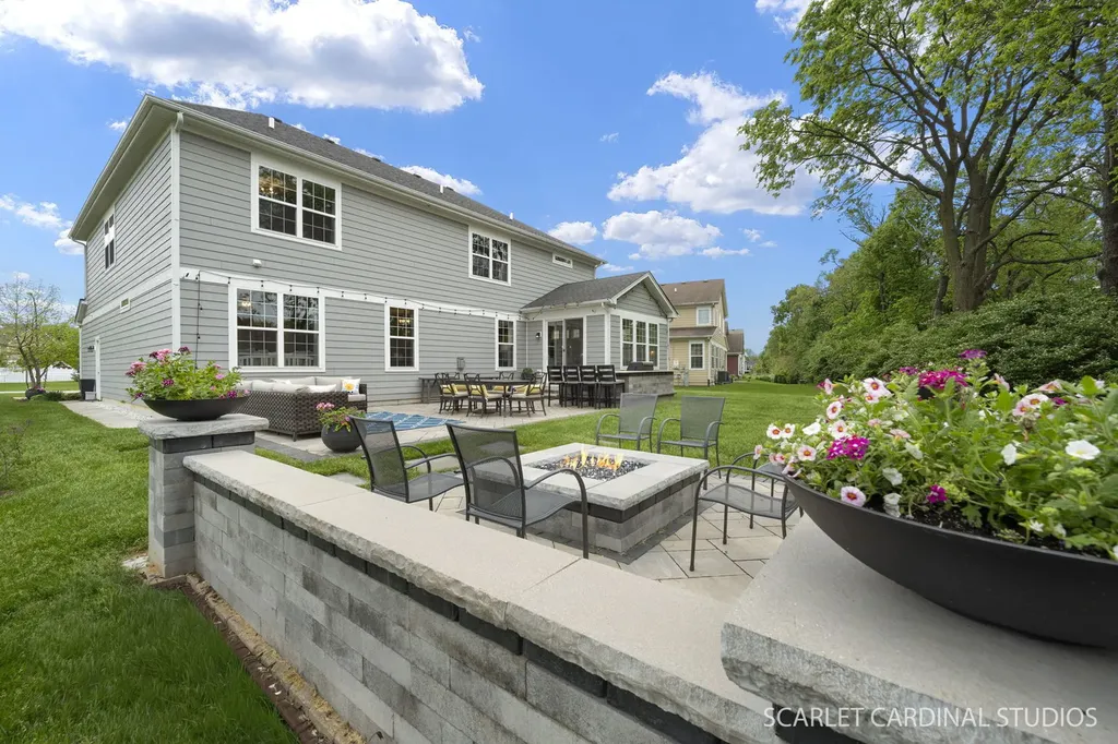 851 Heatherfield Circle Naperville IL 60565
