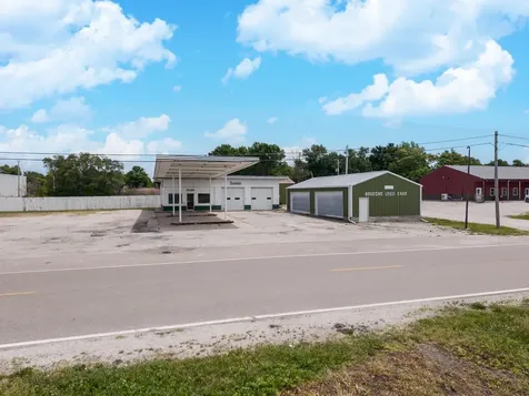 504 North Division Street Chenoa IL 61726