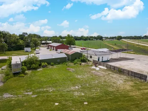 504 North Division Street Chenoa IL 61726