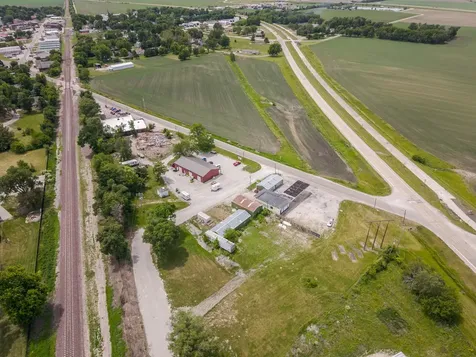 504 North Division Street Chenoa IL 61726