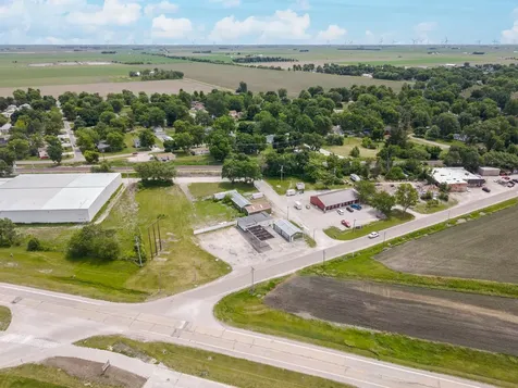 504 North Division Street Chenoa IL 61726