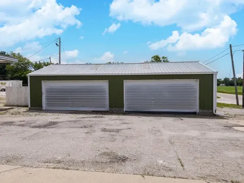 504 North Division Street Chenoa IL 61726