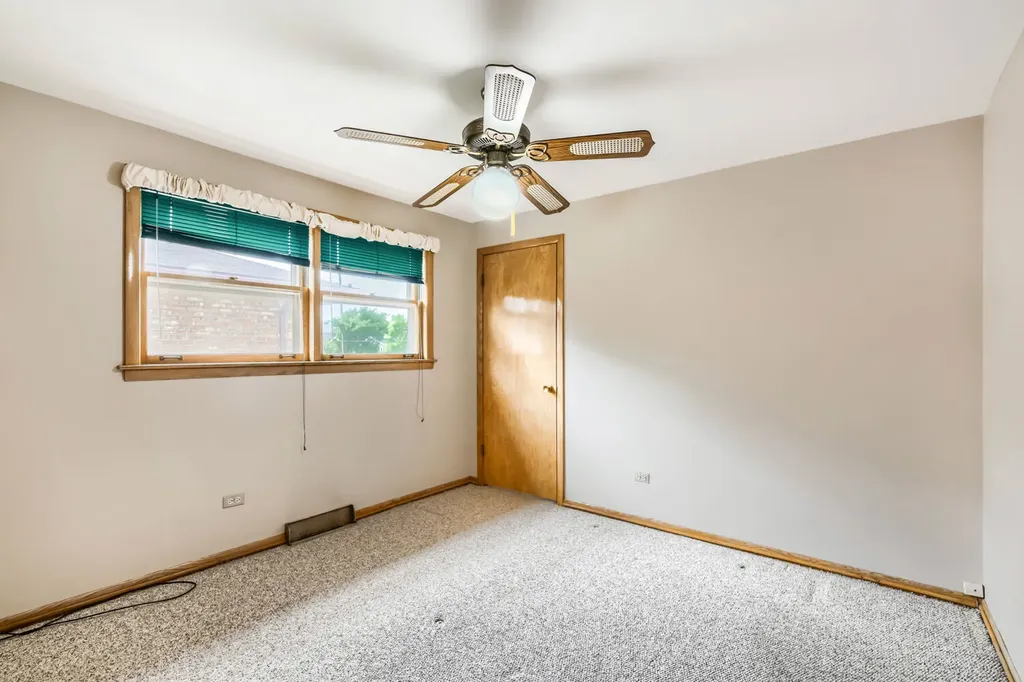 10749 South Rockwell Street Chicago IL 60655