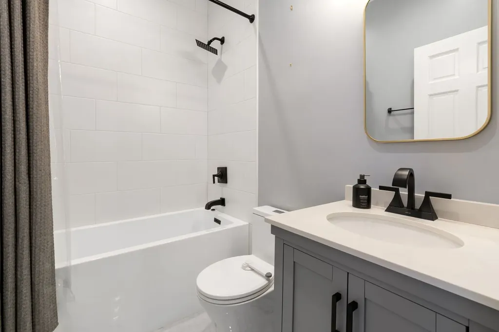 228 East Cullerton Street Chicago IL 60616