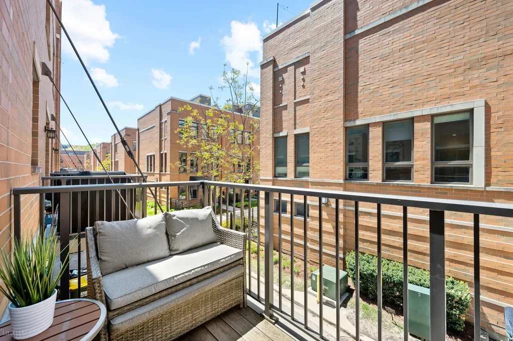 1626 South Prairie Avenue Chicago IL 60616