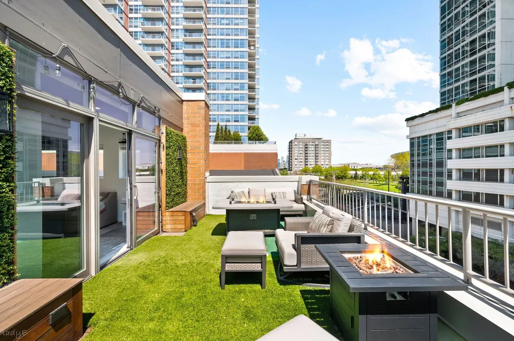 1626 South Prairie Avenue Chicago IL 60616