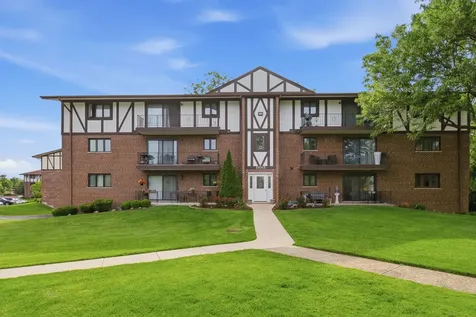 11012 South Theresa Circle Palos Hills IL 60465