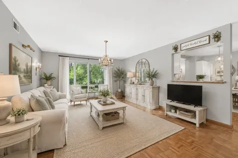11012 South Theresa Circle Palos Hills IL 60465