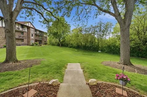 11012 South Theresa Circle Palos Hills IL 60465