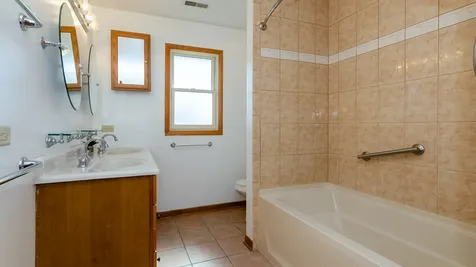 1033 Hayes Avenue Oak Park IL 60302