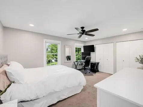 718 North Tamarac Boulevard Addison IL 60101