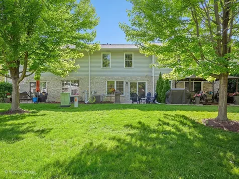 718 North Tamarac Boulevard Addison IL 60101