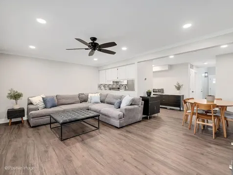 718 North Tamarac Boulevard Addison IL 60101