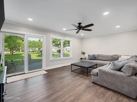 718 North Tamarac Boulevard Addison IL 60101