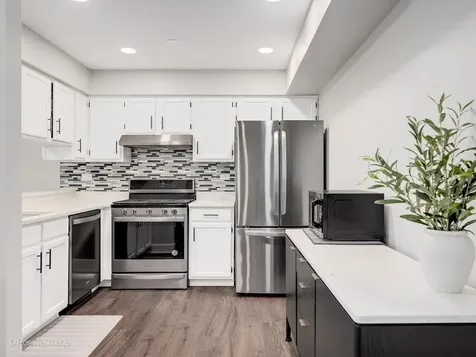 718 North Tamarac Boulevard Addison IL 60101