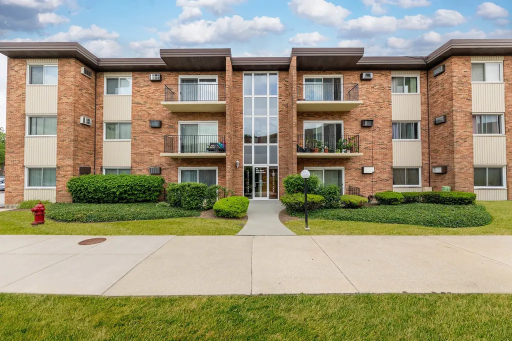 4112 West 98th Street Oak Lawn IL 60453