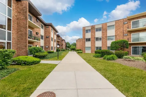 4112 West 98th Street Oak Lawn IL 60453