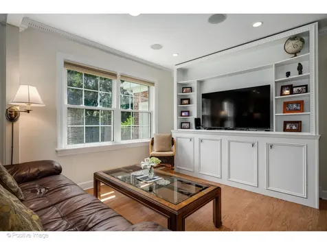 1367 Sanford Lane Glenview IL 60025