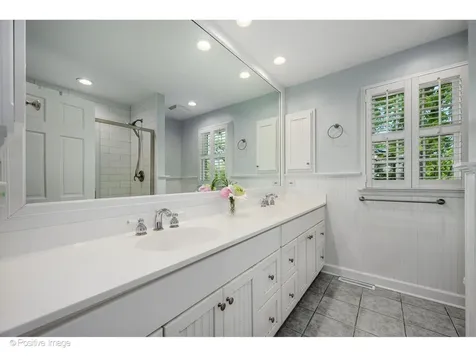 1367 Sanford Lane Glenview IL 60025