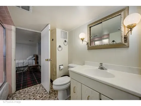 1367 Sanford Lane Glenview IL 60025