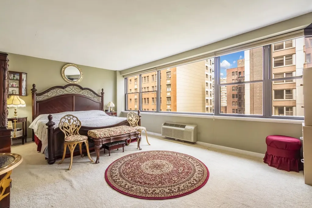 850 North Dewitt Place Chicago IL 60611