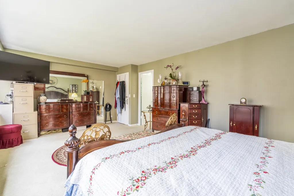 850 North Dewitt Place Chicago IL 60611