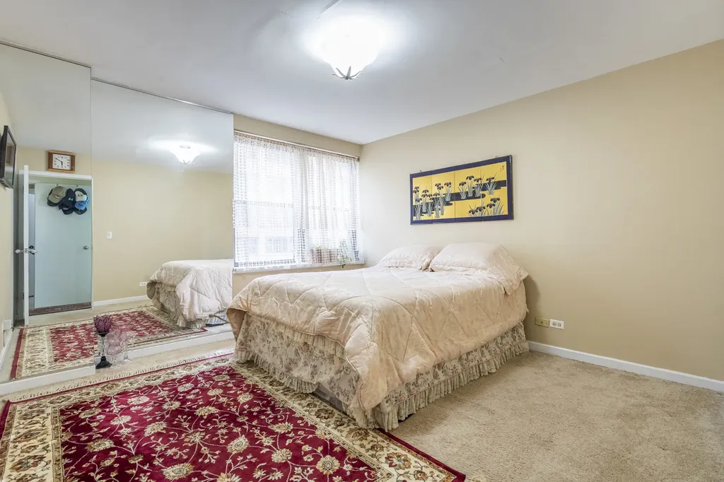 850 North Dewitt Place Chicago IL 60611