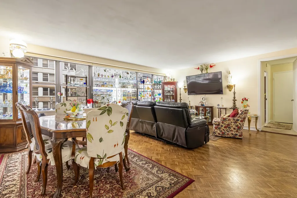 850 North Dewitt Place Chicago IL 60611
