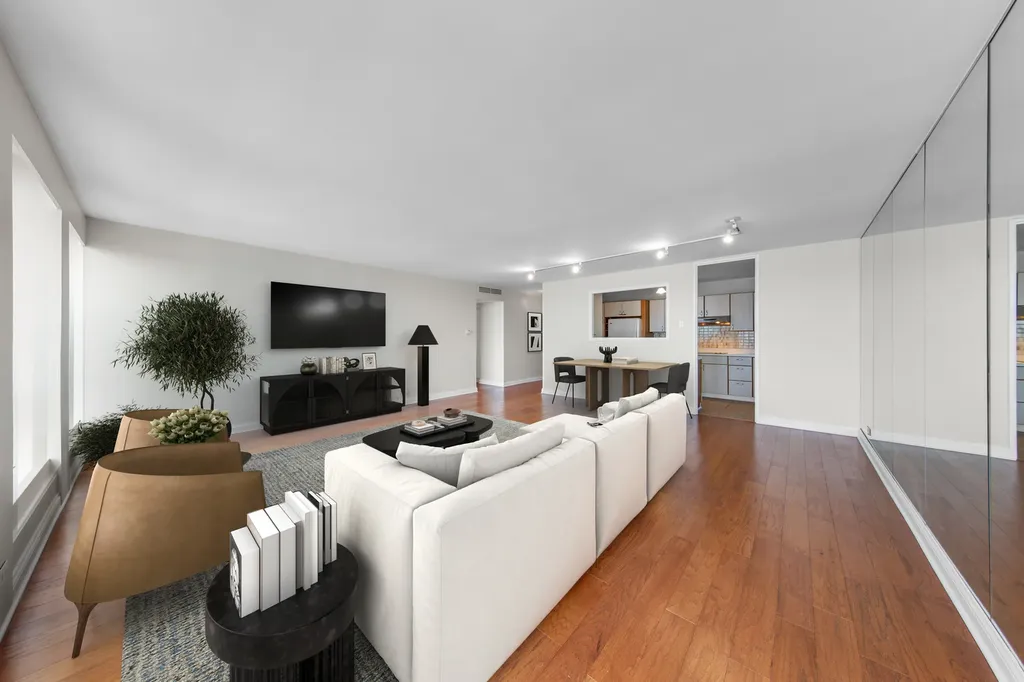 260 East Chestnut Street Chicago IL 60611