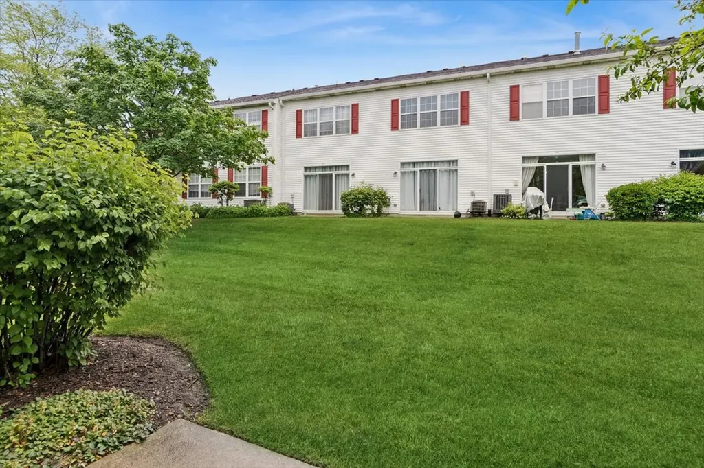 933 Genesee Court Naperville IL 60563