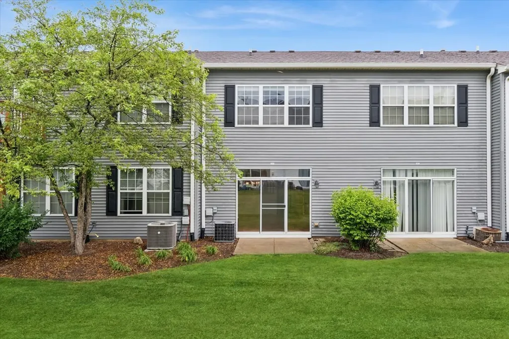 933 Genesee Court Naperville IL 60563