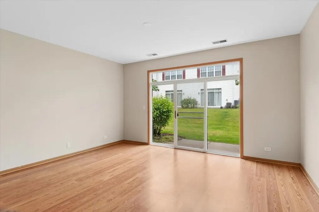 933 Genesee Court Naperville IL 60563