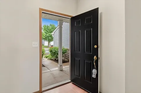 933 Genesee Court Naperville IL 60563