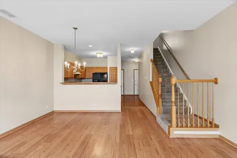 933 Genesee Court Naperville IL 60563