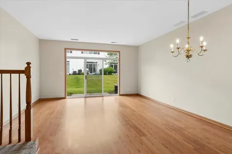 933 Genesee Court Naperville IL 60563