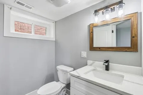 9023 South Oglesby Avenue Chicago IL 60617