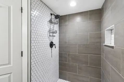 9023 South Oglesby Avenue Chicago IL 60617