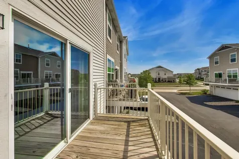 2879 Kessler Drive Mundelein IL 60060