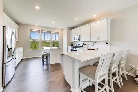 2879 Kessler Drive Mundelein IL 60060