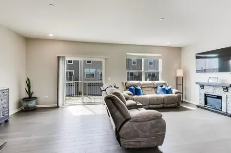 2879 Kessler Drive Mundelein IL 60060
