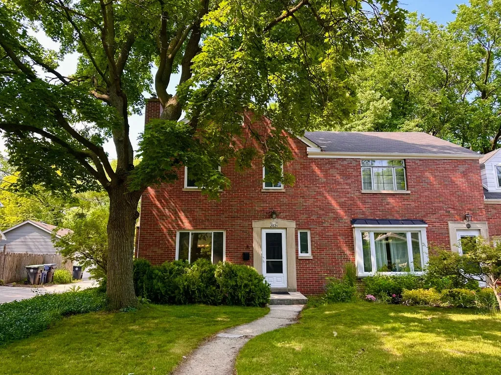 2021 Grant Street Evanston IL 60201