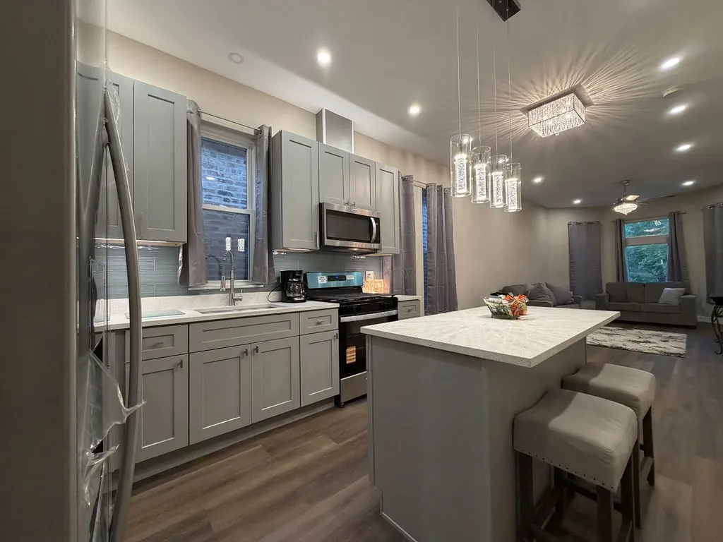 6405 South Paulina Street Chicago IL 60636