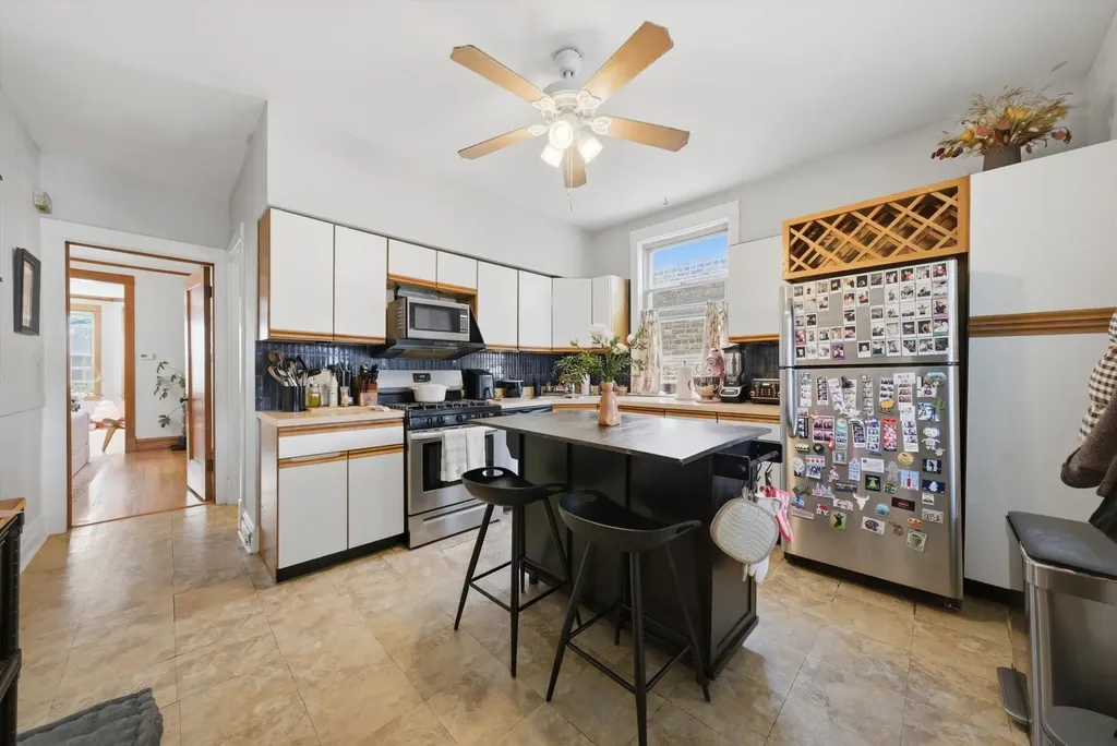 3531 North Oakley Avenue Chicago IL 60618