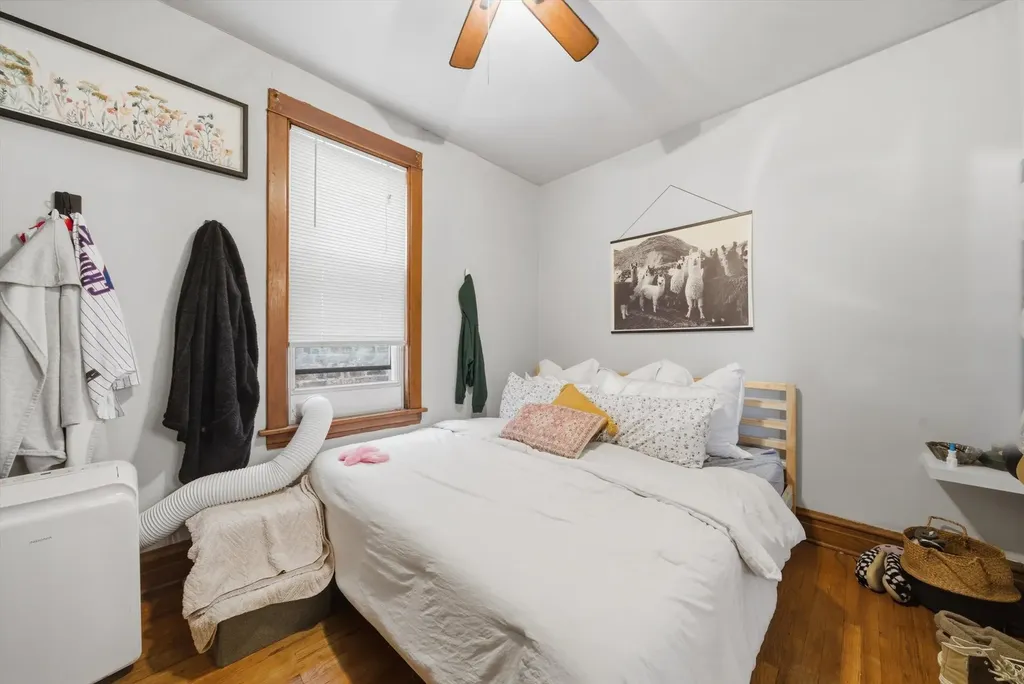 3531 North Oakley Avenue Chicago IL 60618