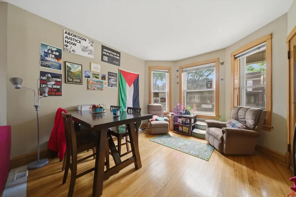 3531 North Oakley Avenue Chicago IL 60618