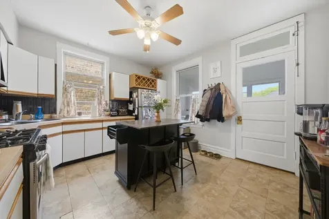 3531 North Oakley Avenue Chicago IL 60618